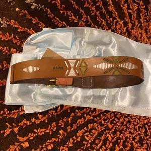 Curium women’s belt. Size M